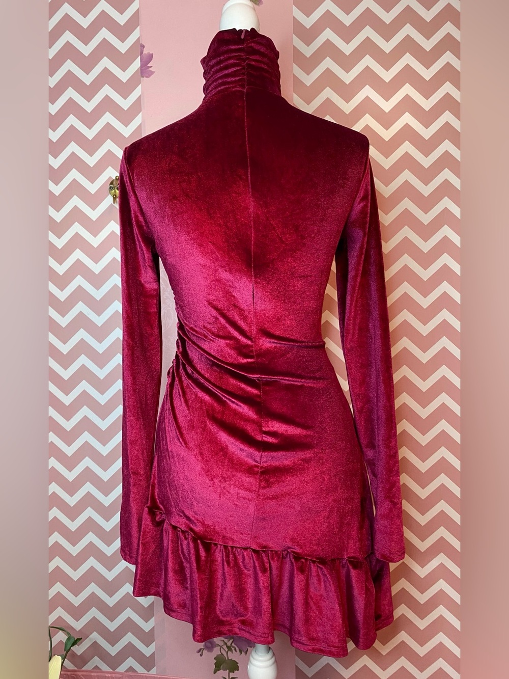 🎀🌷 Red Velvet Ruched Ruffle Mini Dress 🌷🎀 NWT - Picture 8 of 10